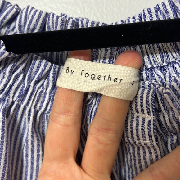 ByTogether Catalina Stripe Button Down in Blue/White Size Small - Picture 3 of 5